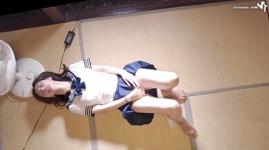 制服で床オナ、足ピン、M字開脚…♡義父に見つからないように秘密のオナニー（日本人素人）비밀 자위