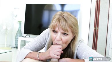 GILF Mia Magnusson Teaches You One On One