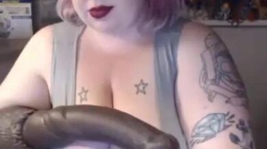 Fatty Horny Woman Orgasming On Live Camshow