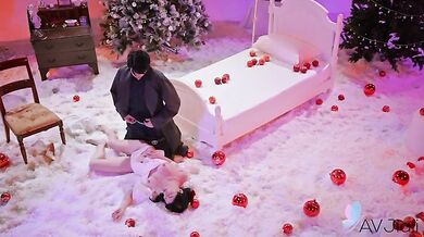 Jiaxin Is The Horny Snow White Who Gets Fucked By The Prince (Little Pink)