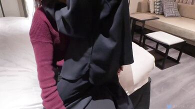 【ゴム外し生中】仕事帰りの人妻を誘惑してイチャラブ濃厚SEX!! ゴムを外して結局中出し　個人撮影 素人 ハメ撮り 女性向け パイパン 日本人 寝取り 寝取られ NTR 人妻 若妻 年の差 大量射精