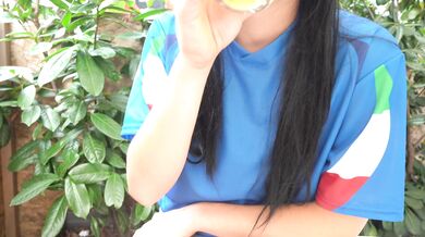 (DIA ITA) TIFOSA ITALIANA si fa INCULARE nel BAGNO DEL BAR per la sconfitta dell'Italia