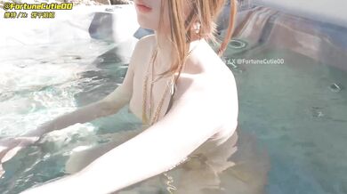 [Slutty Travel Vlog #1] Seducing Travel Roommate, can't stop fucking until my pussy filled with Cum