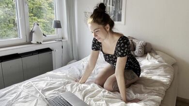 CHLOE LOGAN REACTS HONESTLY TO THREESOME