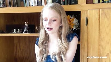 Ersties - Sexy Babe From Texas Ties Herself Up