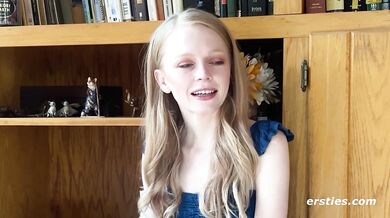 Ersties - Sexy Babe From Texas Ties Herself Up