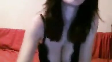 Webcam Girl Showing Off Her Boobs