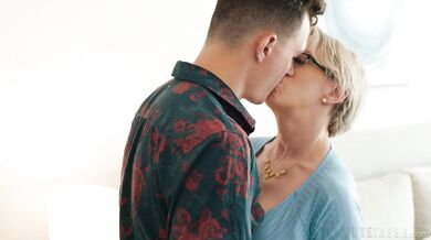 Let' Your Fantasy - Dee Dee