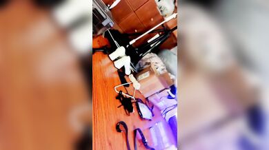 鸡巴都撸冒烟了，冲出来真不容易