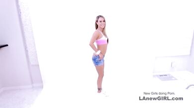 Super Sexy Blonde Squirts Cums on Hard Dick in New Hot Video