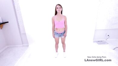 Little ie 19 Lady Sucks Big Dick in New Hot Video