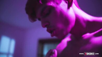 Venezolana tetona y culona es follada por falso fotografo dentro de su departamento