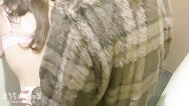 宅飲み中の友人宅トイレで小柄な美女が騎乗位腰振り生ハメセックスで膣奥を突かれて中出しフィニッシュ まろちゃんねる/日本人/素人/カップル/ハメ撮り/無修正/japan/hentai