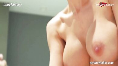 My Dirty Hobby - LauraParadise im Bad abgeblasen