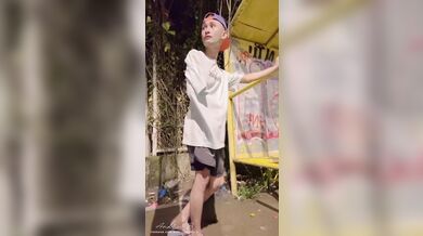 I Got Horny As I Was Walking Home- Jerking Off at the Roadside