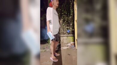 I Got Horny As I Was Walking Home- Jerking Off at the Roadside