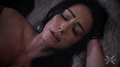 Me Quedo En Un Hotel Con Mi Mamá Y Terminamos Cojiendo - Jennifer White