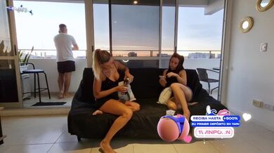 Me cogi al novio de mi mejor amiga mientras ella se fue a comprar. Luchibb ft Chotografo ft Sol P