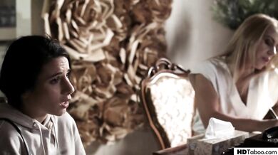 PURE TABOO Psychiatrist Relives Dirty Anal Dreams Of Her Patient - Nikky Thorne