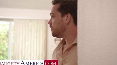 Local Realtor London River Gets Some Cock On Her Last Tour Of The Day