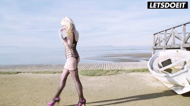 Horny Blonde Raunchy Sex At The Sea - LATINA MILF