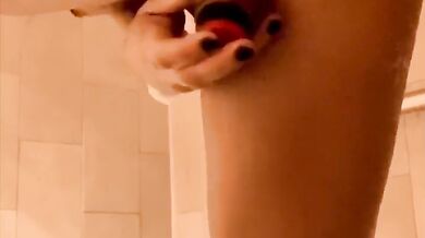 Michaela Isizzu horny at morning BIG SQUIRTING!