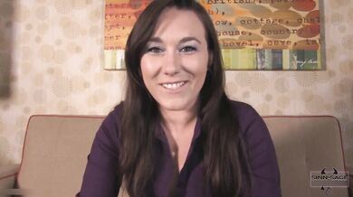 Nympho Sinn Sage Slowly Takes Off Her Shoes To Reveal Her Cute Feet!