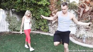 Jessa Rhodes Fucking In The Backyard With Her Petite