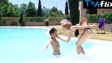 Giorgia Wurth Lesbian Scene in Moana