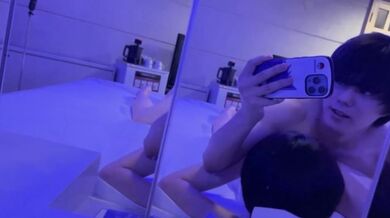 19歳のイケメン大学生を鏡張りの部屋で掘った