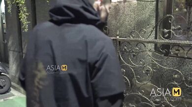 MD-0137-A thief broke into my house and my vagina-Zhong Li Qi