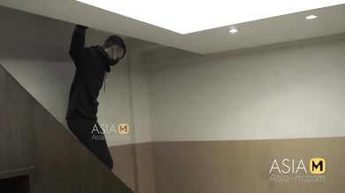 MD-0137-A thief broke into my house and my vagina-Zhong Li Qi