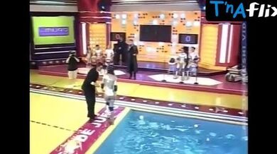 Zaira Nara Butt, Breasts Scene in El Muro Infernal