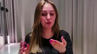 The stepmom says to her stepsonjzFf4P