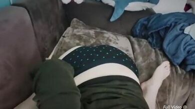 Friend cums over to fix my computer and gets his little dick sucked