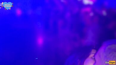 Запикапил студентку и Трахнул во все щели в туалете Ночного Клуба