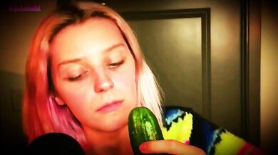 Creamy cucumber Girl ASMR