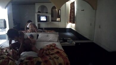 Amantes hacen su primer video porno