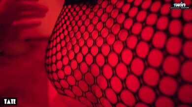 HAWK TUAH college girl blows stranger during rave party