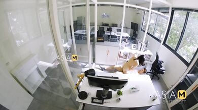 shoot secret sex in an office during lunch time by Song Nan Yi CUT