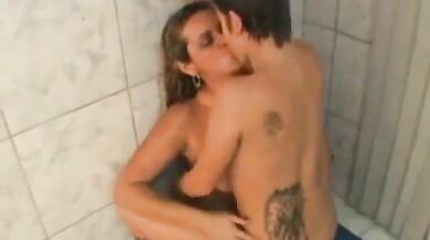 WIDE HIPS milf lesby