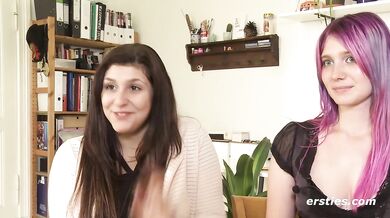 Ersties - Lesbische Ölmassage mit einem lustvollen Höhepunkt