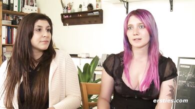 Ersties - Lesbische Ölmassage mit einem lustvollen Höhepunkt