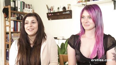 Ersties - Lesbische Ölmassage mit einem lustvollen Höhepunkt