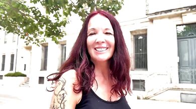 Luciolle, 40 Years Old, Waitress In Nîmes!