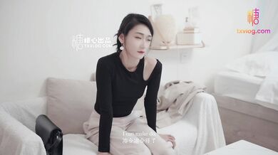 中英字幕趁姐姐不在家勾引姐夫