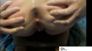 Mature lady plays with her feet in pantyhose and gets cummed on