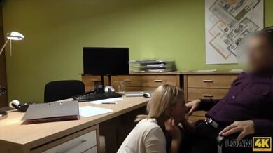 All-natural Bitch Resolve Her Problems With Trimmed Cunt