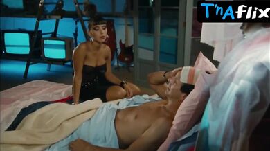 Mathilda May Sexy Scene in La Vie Dissolue De Gerard Floque