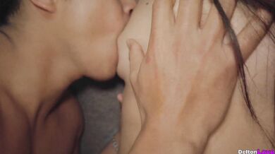 This girl is too sexy, she has a huge ass and beautiful natural tits